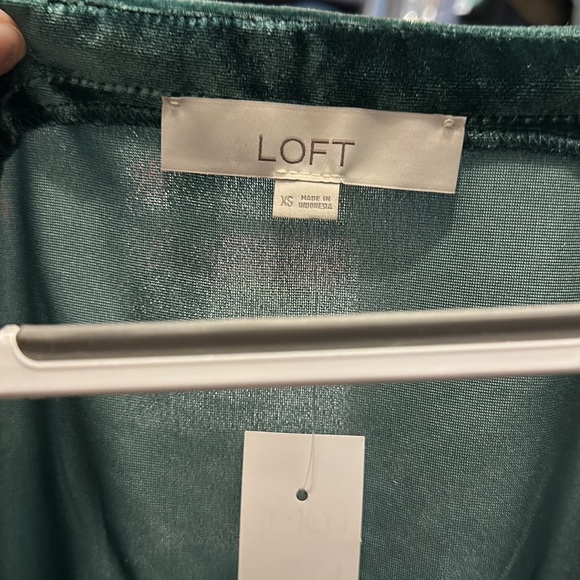 Green velvet loft top - Picture 3 of 4